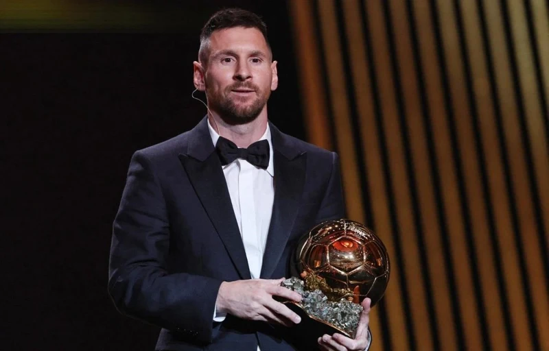 Messi ghi nhận kỷ lục với QBV thứ 8 trong sự nghiệp 